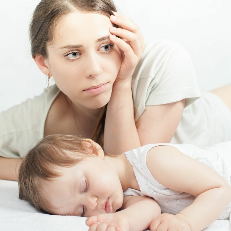 Depressionen nach der Geburt betreffen viele junge Mütter